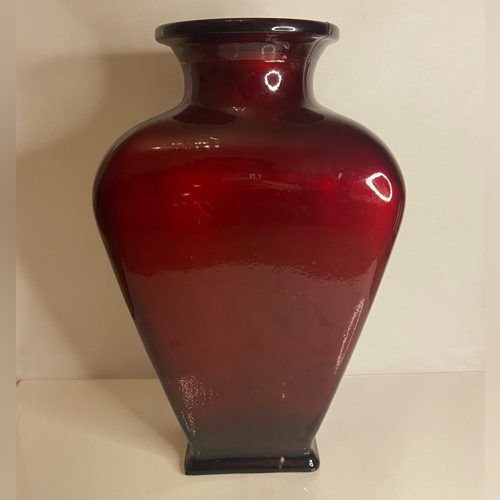 Decorative vase